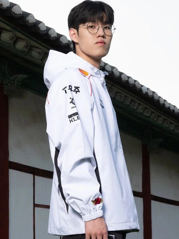 2024-T1-Worlds-Uniform-White-Jacket