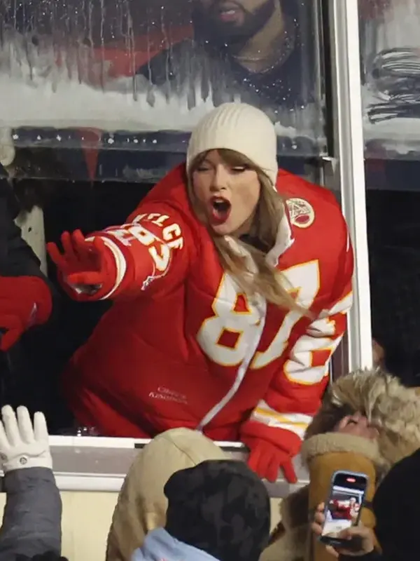 87-Taylor-Swift-Travis-Kelce-Jacket