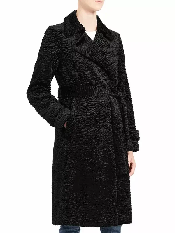 Cassandra-Lee-Murder-in-a-Small-Town-Coat