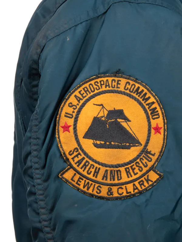 EVENT-HORIZON-KATHLEEN-QUINLAN-PETERS-LEWIS-AND-CLARK-HERO-JACKET