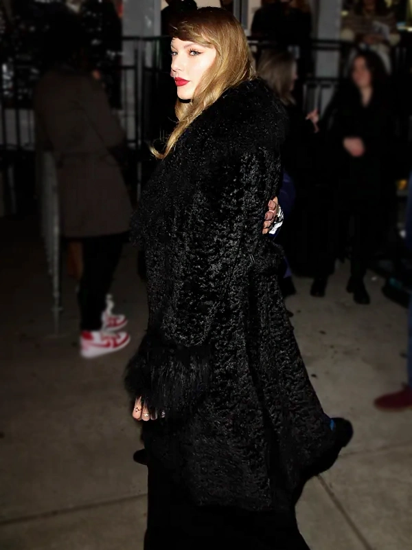 Taylor-Swift-Charlotte-Simone-Black-Fur-Coat