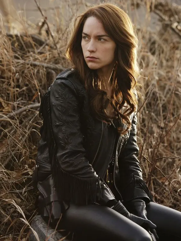 Wynonna-Earp-Melanie-Scrofano-Leather-Black-Jacket.